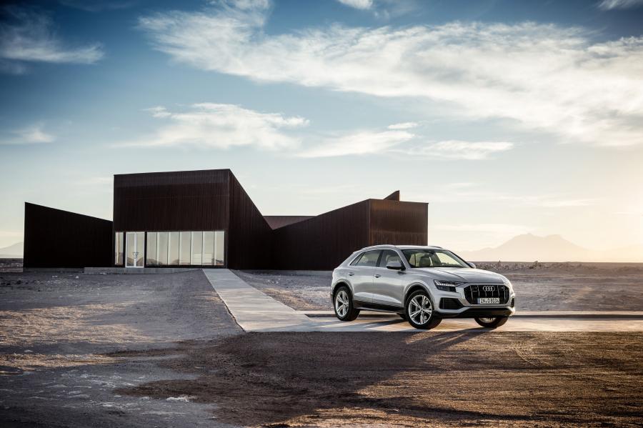  Audi Q8 50 TDI Quattro 2018 года  (WW) (фото 1 из 25)